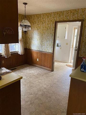 2nd image of 3605 Saint Regis Dr