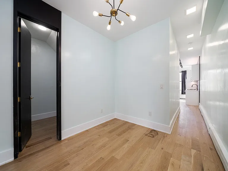 541 Newark Ave #3R — Photo 8