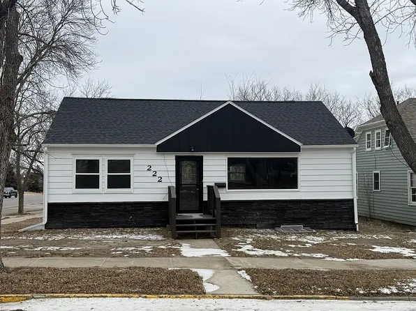 222 N Highland Ave, Pierre, SD 57501