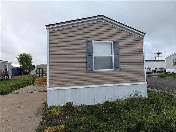 2nd image of 1010 Reservation Rd #D01
