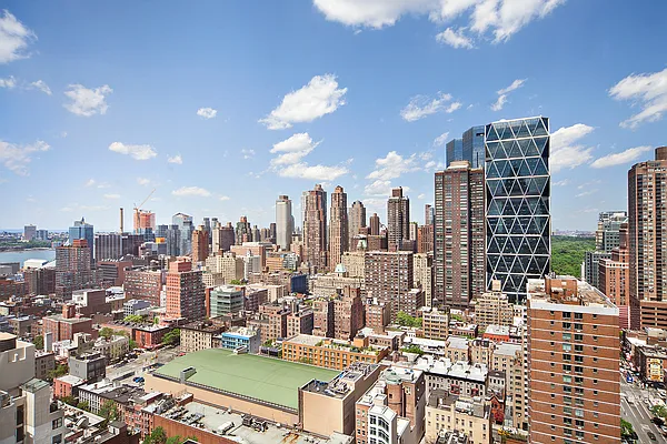 Rented by CORE | media 25