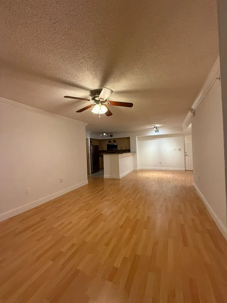 2 bed, 960 sqft, $2,650 — Photo 3