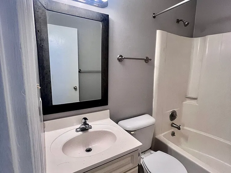 11 Oak Forest Ln #B — Photo 5