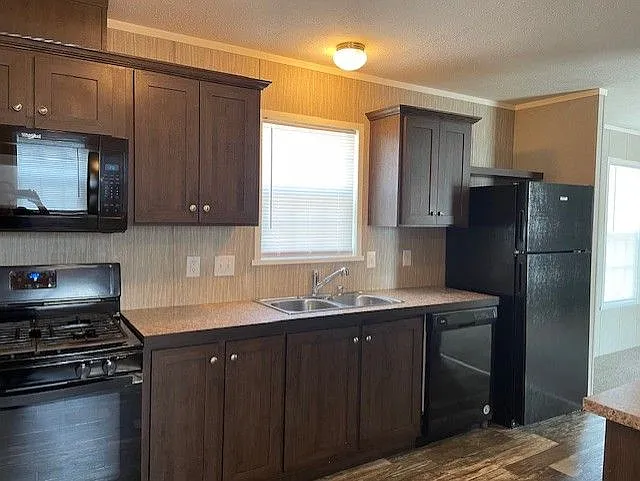 Howell Estates — Photo 16