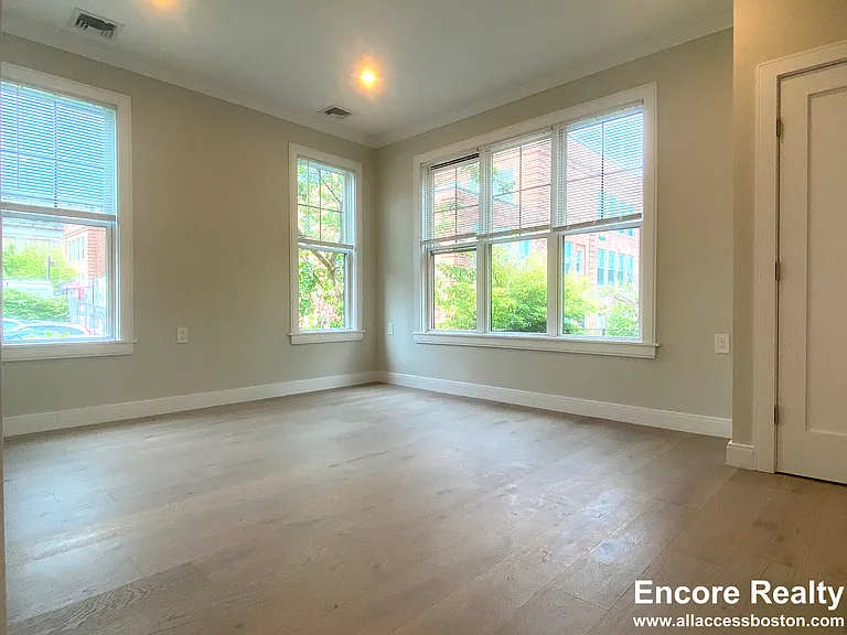32 Cummins Hwy #4 — Photo 19