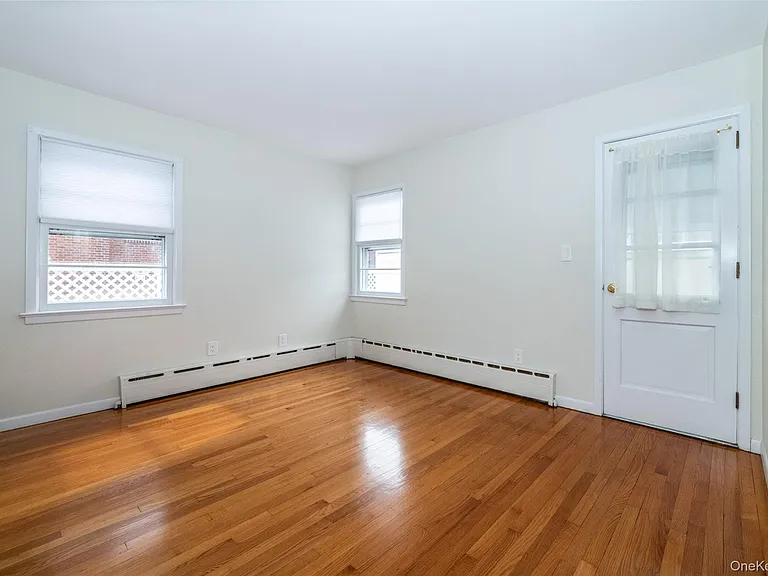 10 Pell Pl — Photo 14