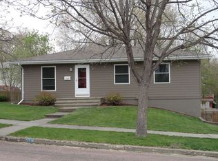 108 S Maple Ave, Pierre, SD 57501