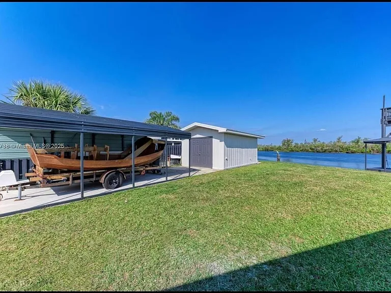 9675 SW Anchor Dr — Photo 38