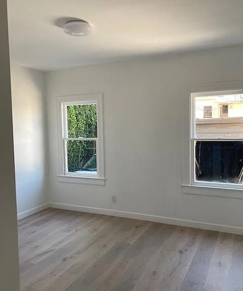 141 S Kenmore Ave #143 & 1/2 — Photo 1