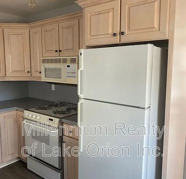 2181 Coy St — Photo 3