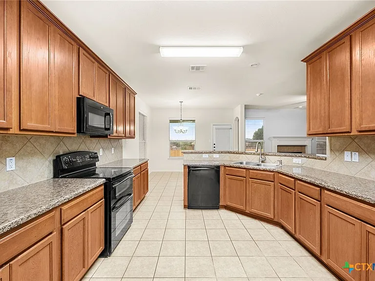 5101 Birmingham Cir — Photo 11
