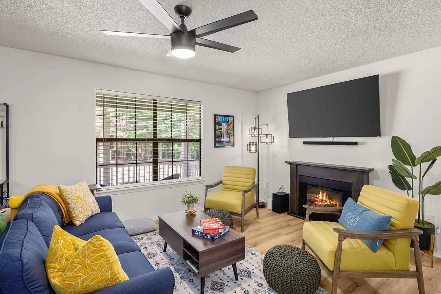 2 bed, 2.0 bath, 1044 sqft, $2,364 — Photo 1