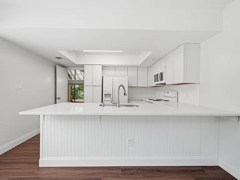 114 Gleneagles Dr — Photo 22