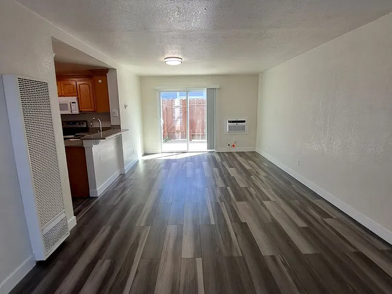 145 Del Rey Ct — Photo 2
