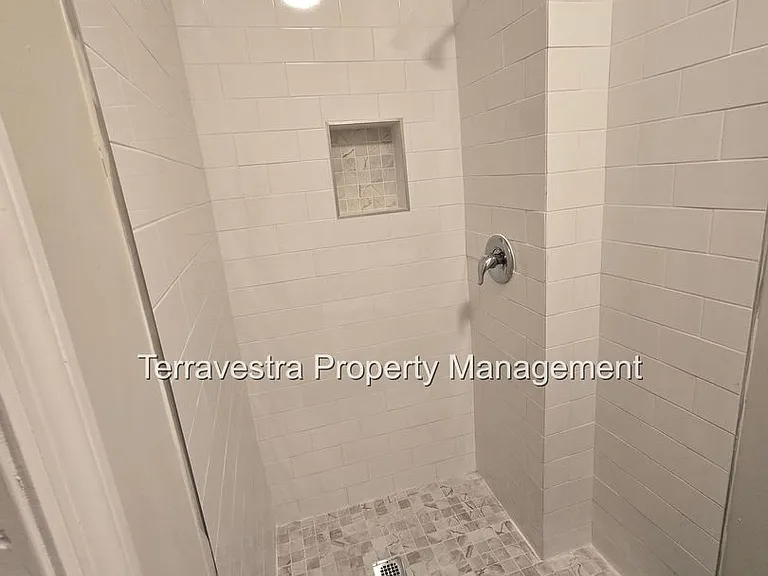 321-323 South 5th Street — Photo 7
