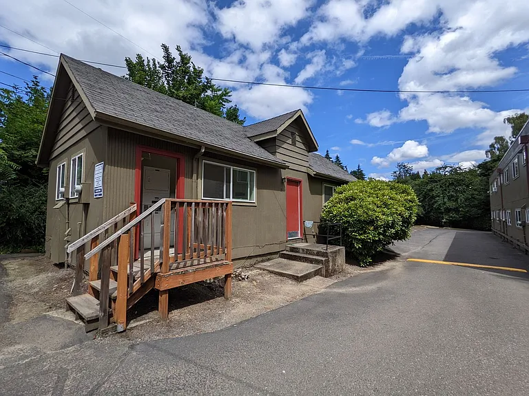 West Slope Apartments — Photo 41