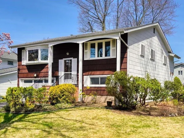 19 Dock Lane, Port Washington, NY 11050