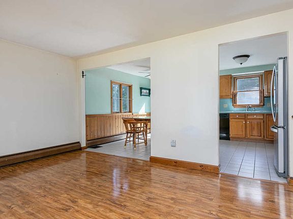 5th image of 14 Westwood Ave