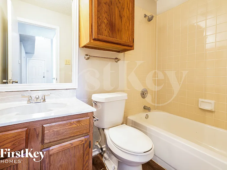 922 Ramblewood Dr — Photo 14