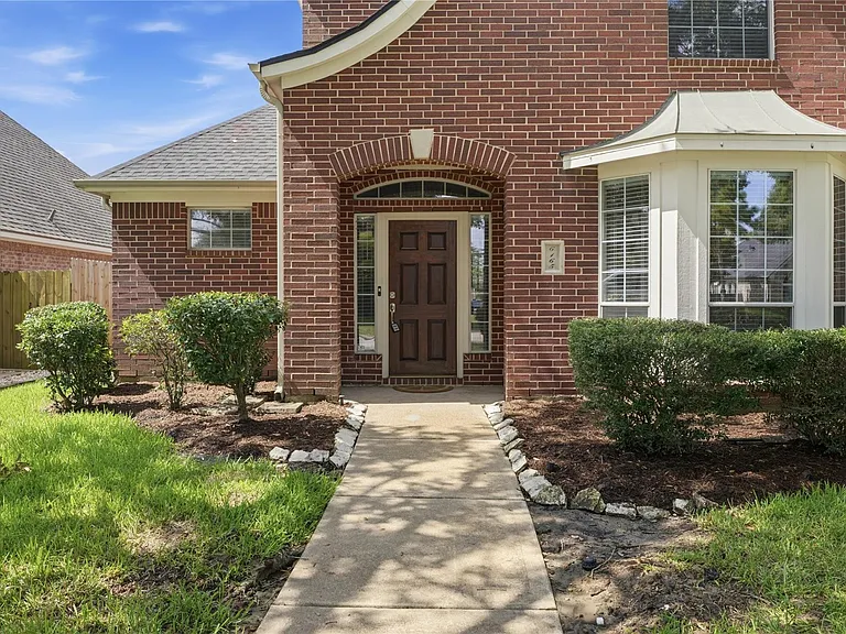 6165 Darlington Ct — Photo 4