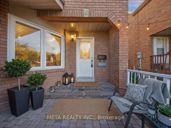 12 Heaver Dr, Whitby, ON L1N 8X2
