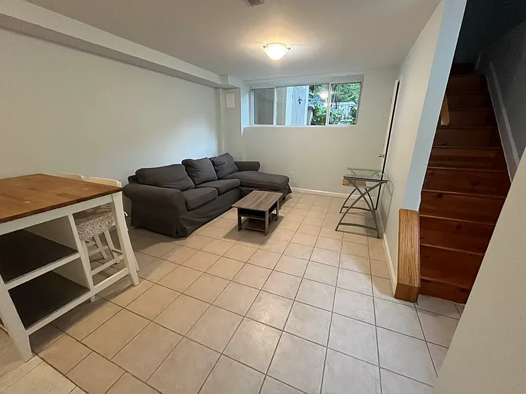 190 Wellington Ct #2 — Photo 3