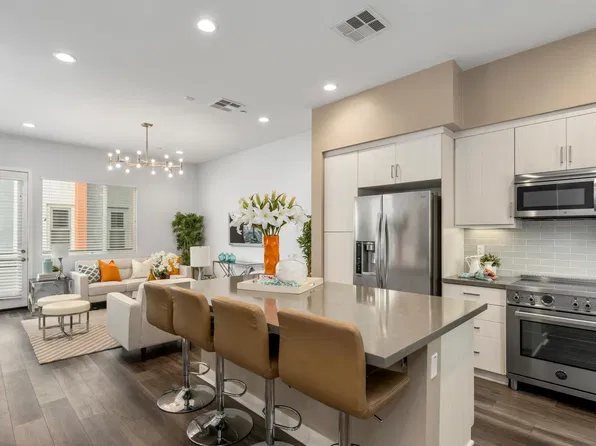231 Elm Ave, Long Beach, CA 90802