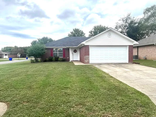 3915 Gabrial Dr, Conway, AR 72034