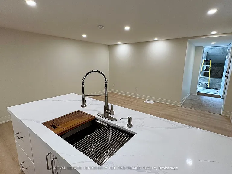 8 Somerset Ave #LOWER — Photo 9
