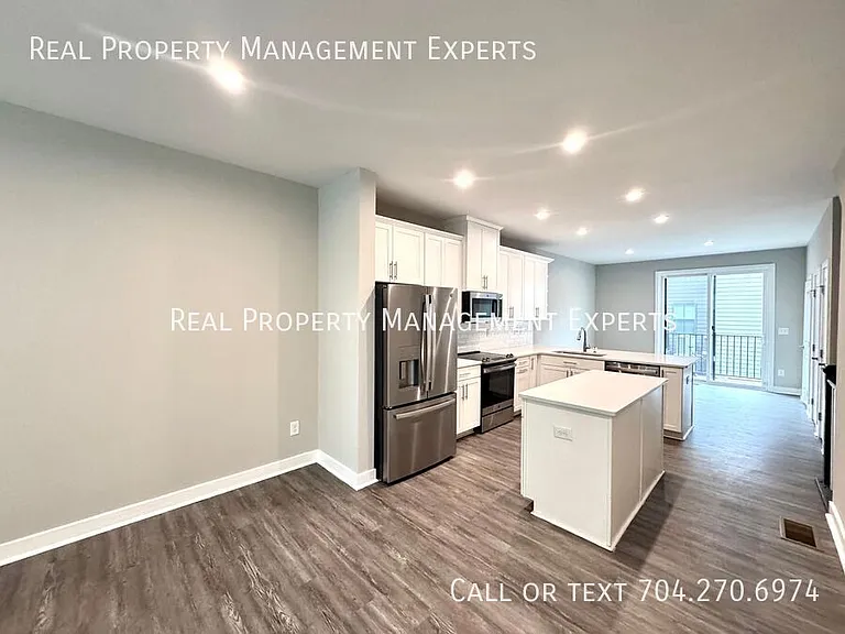 528 Billingsley Rd — Photo 8