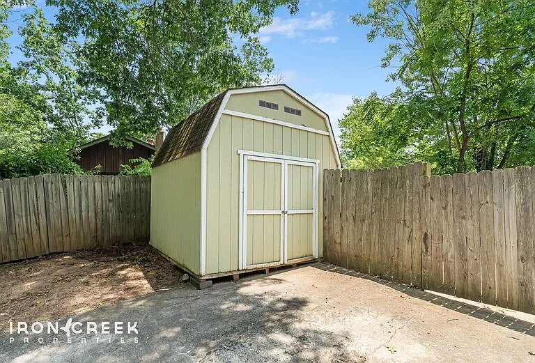 16 King Arthur Pl — Photo 26