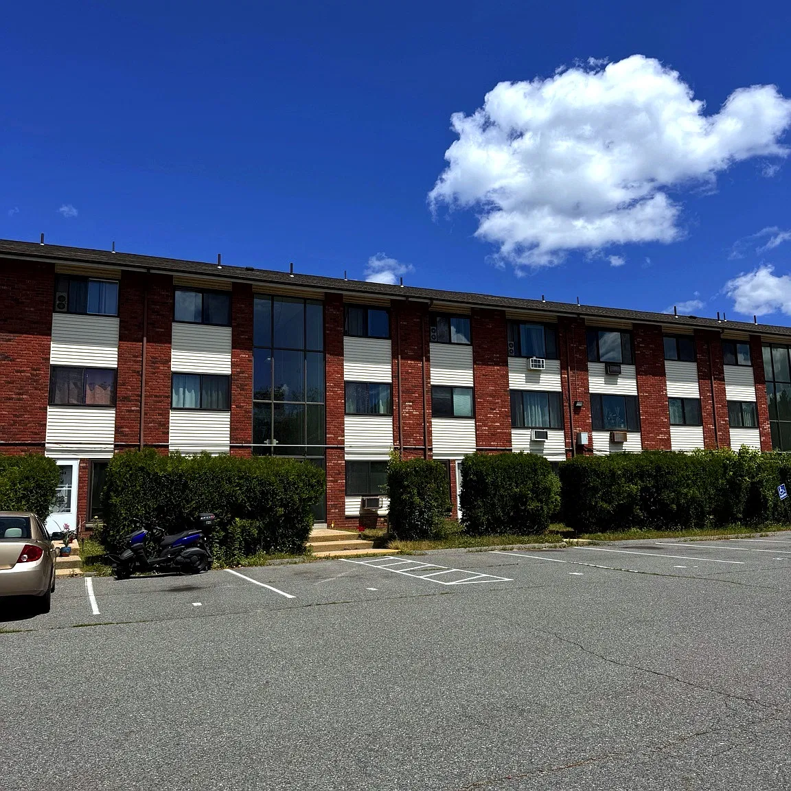 2 bed, 786 sqft, $1,600 — Photo 2