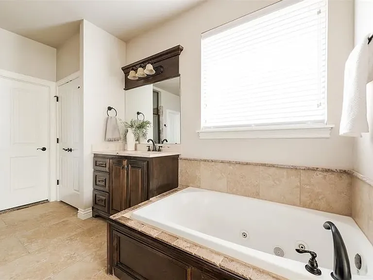 3008 Wind Call Ln — Photo 36