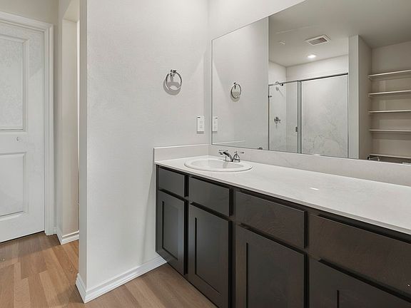 3rd image of 506 Lantana Rd