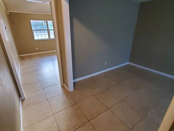 3rd image of 1106 Westover St