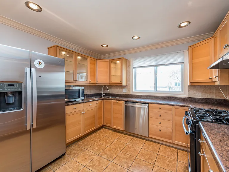551 W Park Ave #F — Photo 8
