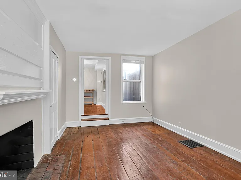 130 Elfreths Aly — Photo 3