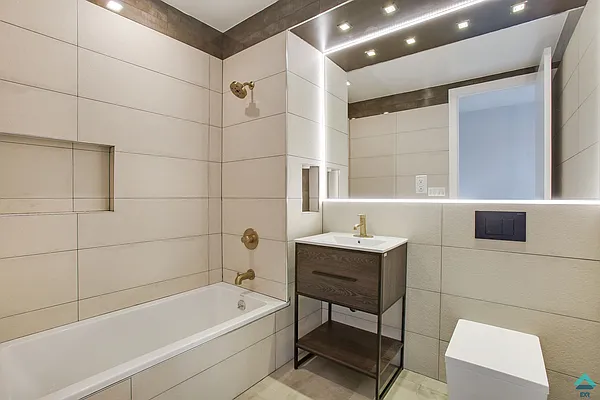 Rented by EXR | media 25