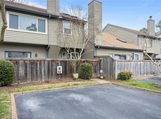 1526 Colonnade Dr, Virginia Beach, VA 23451