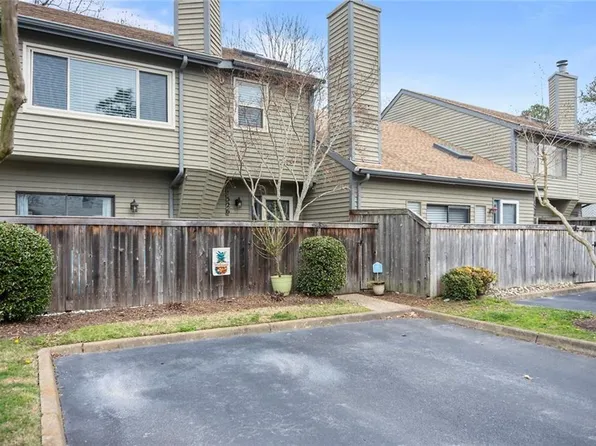 1526 Colonnade Dr, Virginia Beach, VA 23451