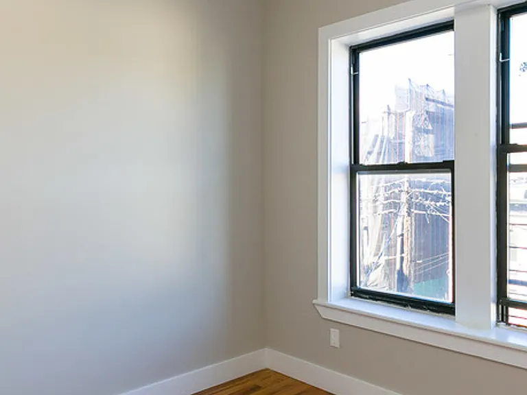 566 Maple St #2F — Photo 12