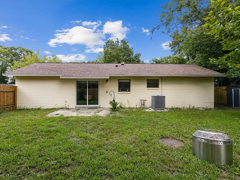 1228 SW 75th Dr — Photo 16