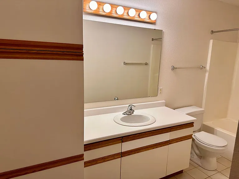 Park Avenue Apartments — Photo 35