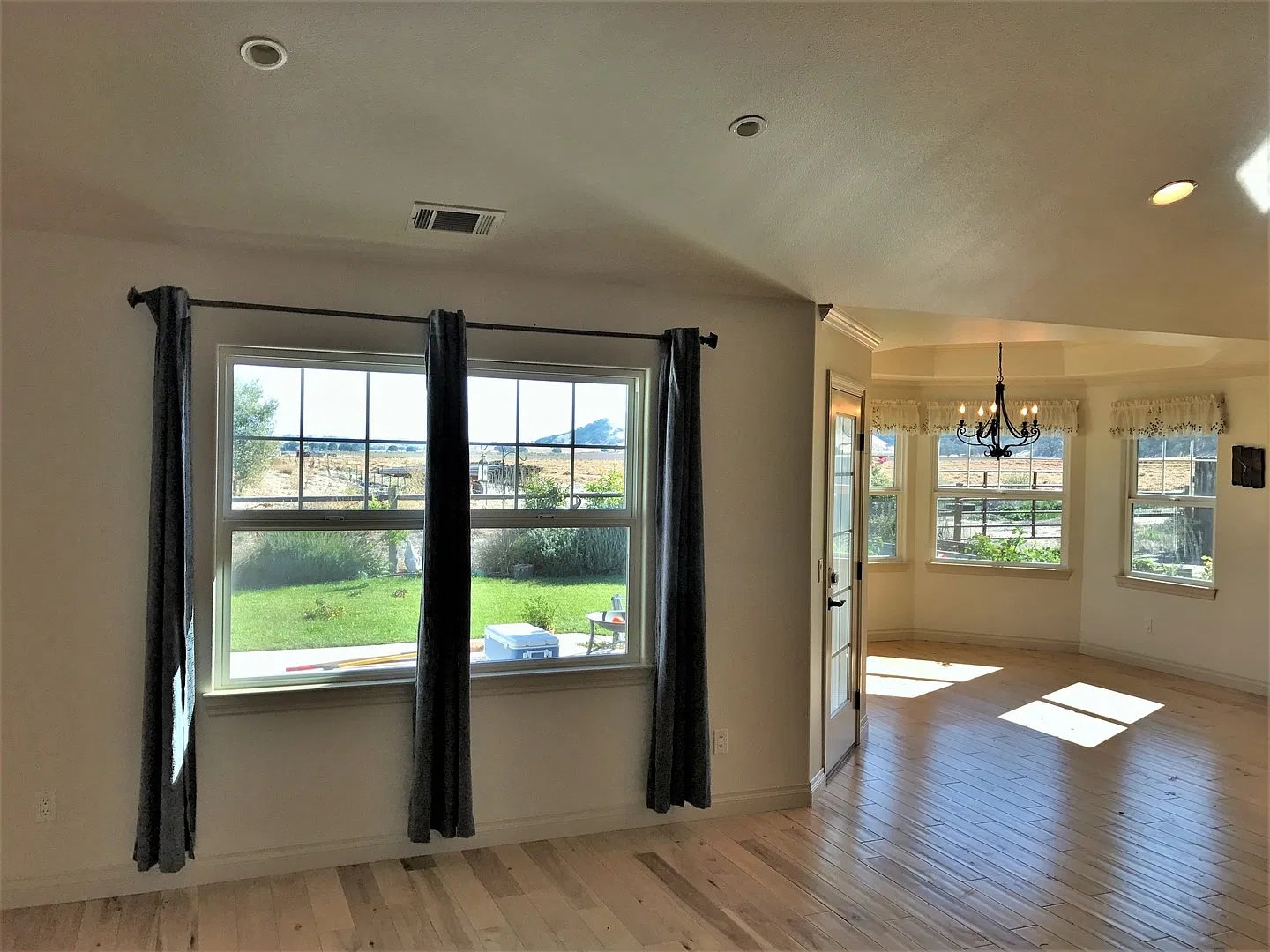 High End Living In Quaint Los Alamos — Photo 4
