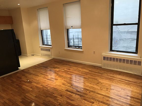 4th image of 1585 Bedford Ave APT 1A