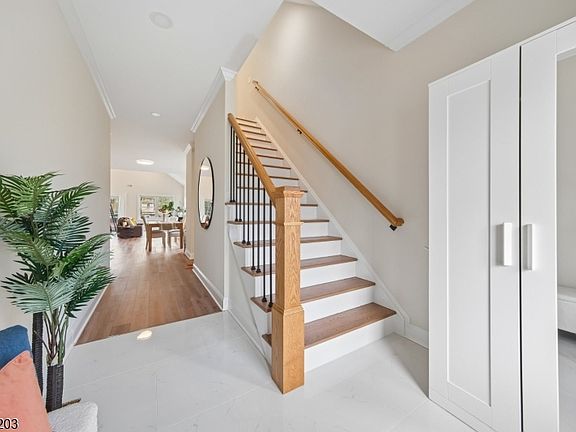 3rd image of 35 Lee Rd