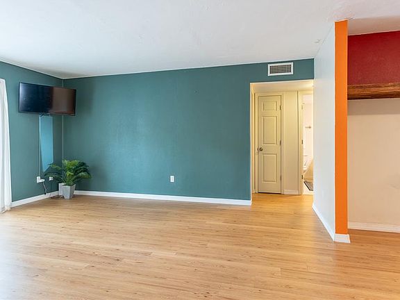 3rd image of 507 NW 39th Rd APT 132