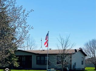 7671 Shea Rd, Fair Haven, MI 48023