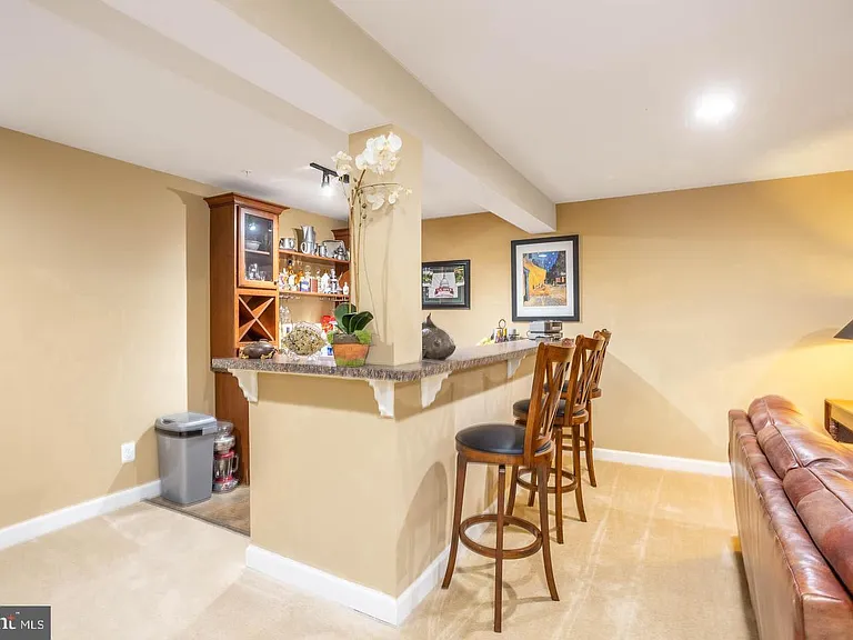 714 Monarchos Dr — Photo 16