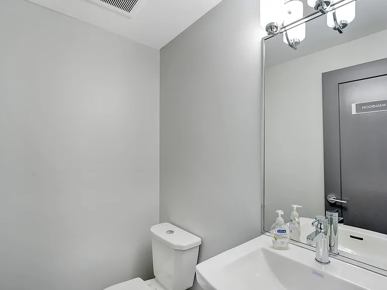 465 Niagara St #311 — Photo 8